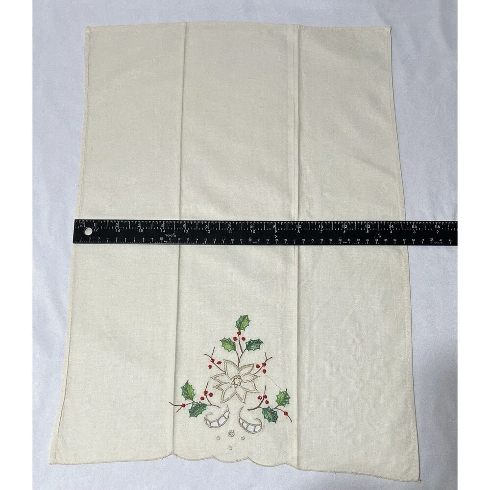 2 Embroidery scallop edge punch out Christmas poinsettia napkins Shimmer LN